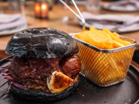Hamburguesa de Pan Negro